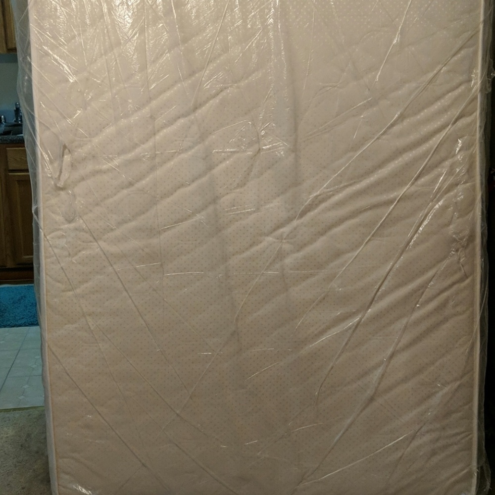 Queen Mattresse and Box Spring
